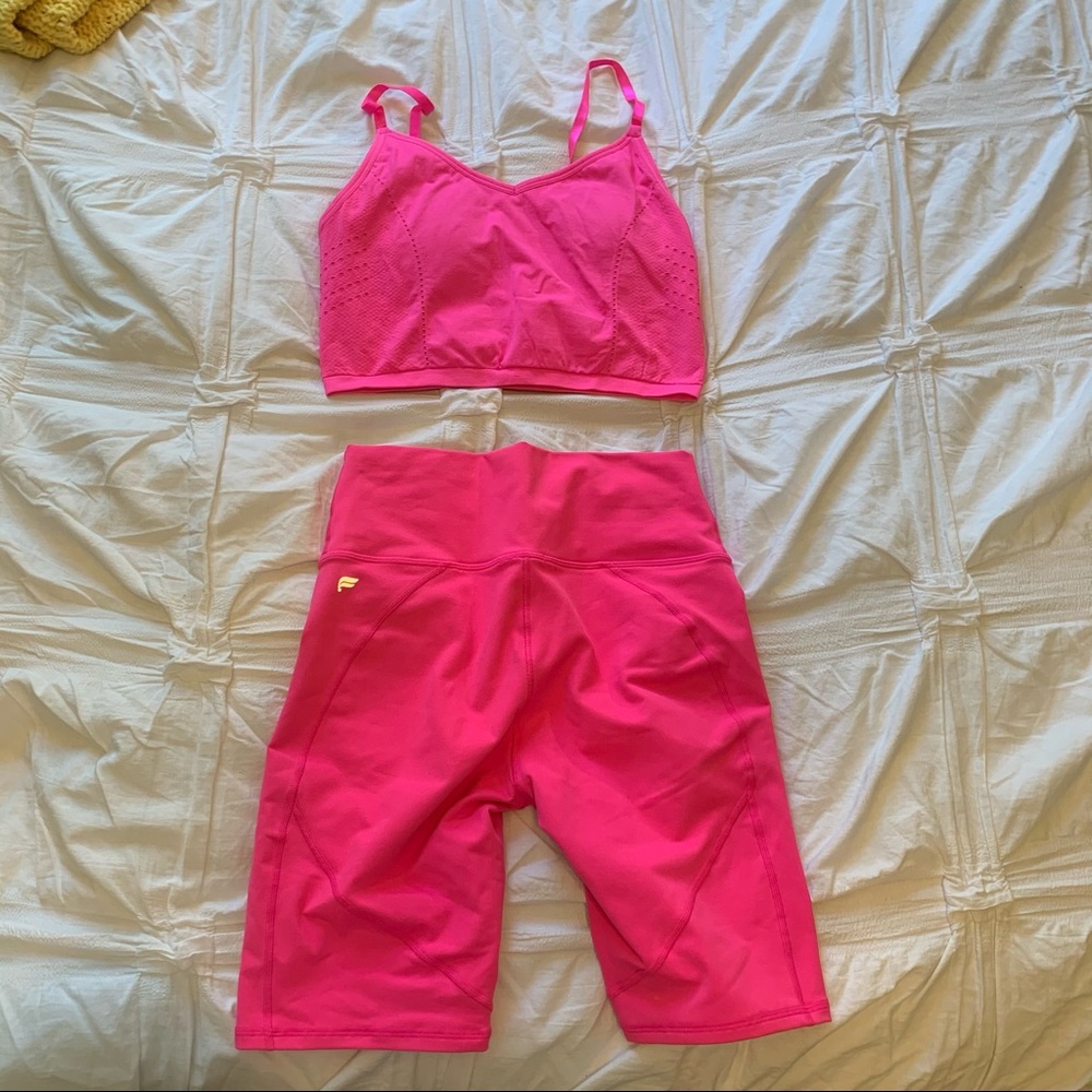 matching hot pink fabletics set!